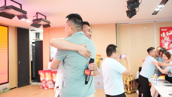 易視界2025年4月嘉獎會暨5月啟動大會精彩瞬間