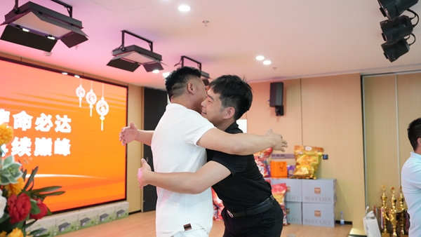 易視界2025年4月嘉獎會暨5月啟動大會精彩瞬間