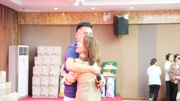 易視界2025年8月嘉獎會暨9月啟動大會精彩圖集